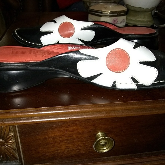 Mules - Picture 2 of 2